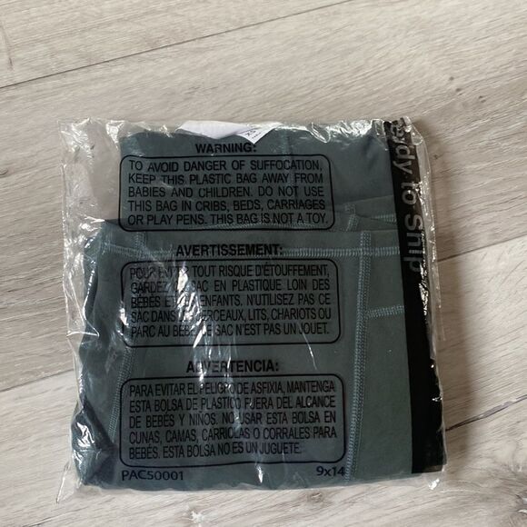 Fabletics On-The-Go PowerHold® High-Waisted 6'' Short dark pine Nwt size XS - Picture 5 of 5